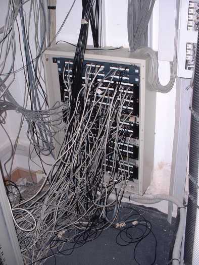 cablesmess.JPG